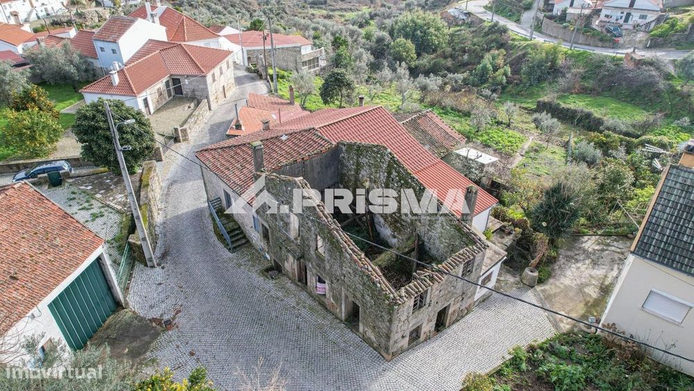 Moradia em Pedra para venda na encosta da Serra da Gardunha.