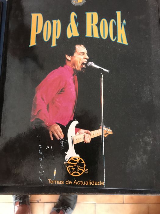 Vendo esta colecao de 4 livros  1 €