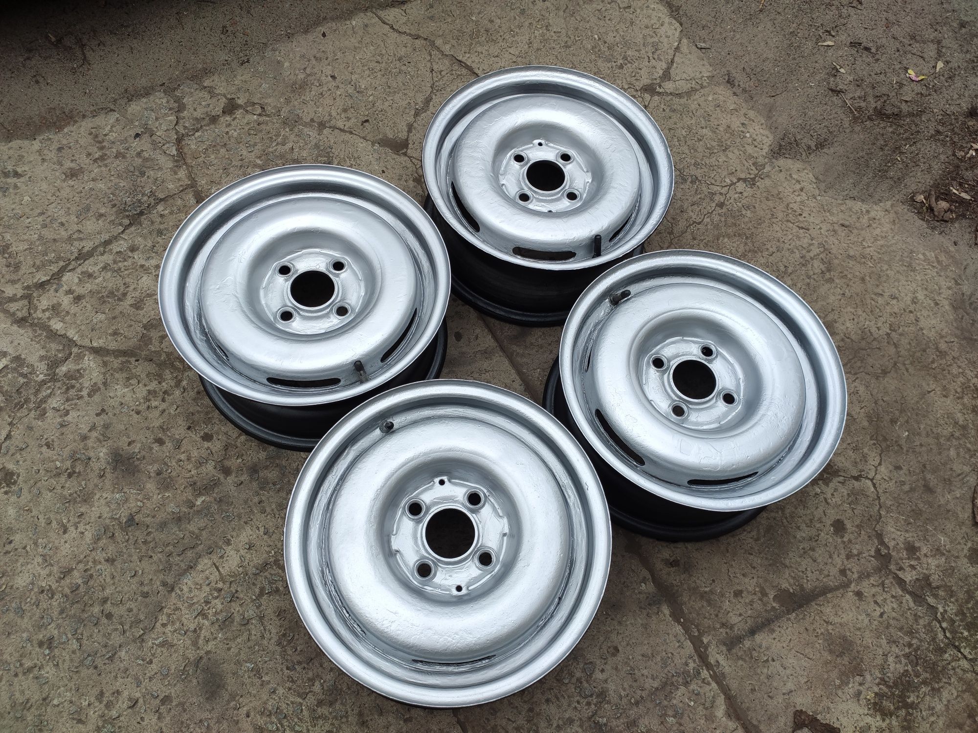 Диски r13 4x100 ET-38 на Volkswagen/Daewoo/Chevrolet/Chery/Geely/Skoda