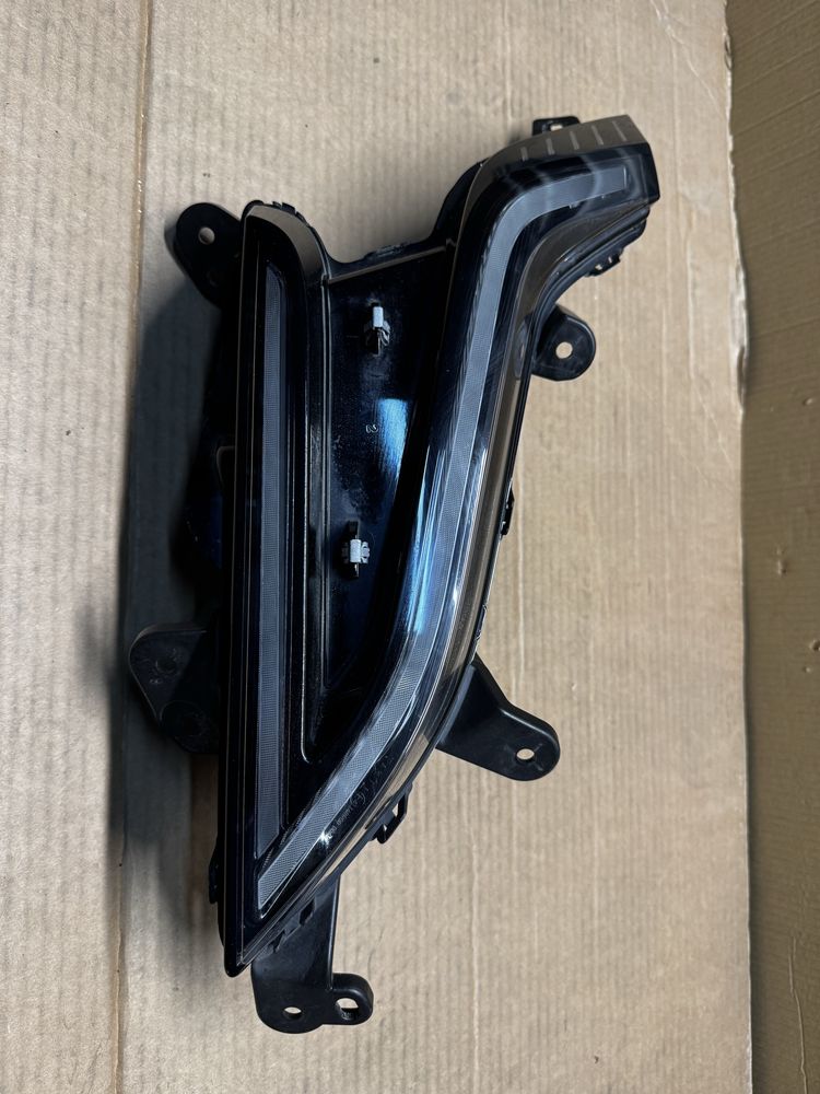 Renault Megane V E-TECH Halogen LED DRL PRAWY 266009,083R