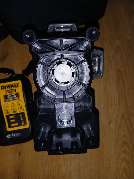 Laser krzyżowy Dewalt