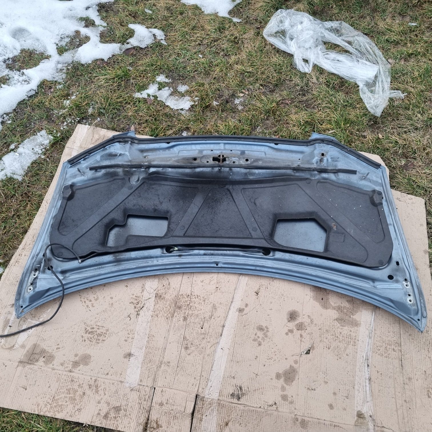 Maska mazda mpv w ładnym stanie