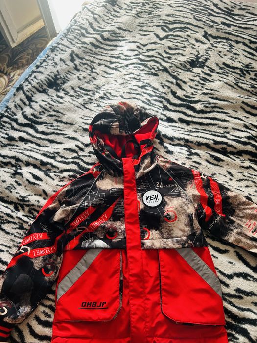 Продам курточку осень весна