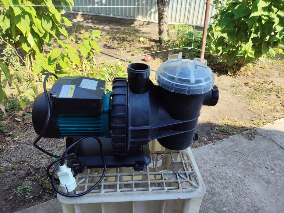 Продам насос для бассейна б.у