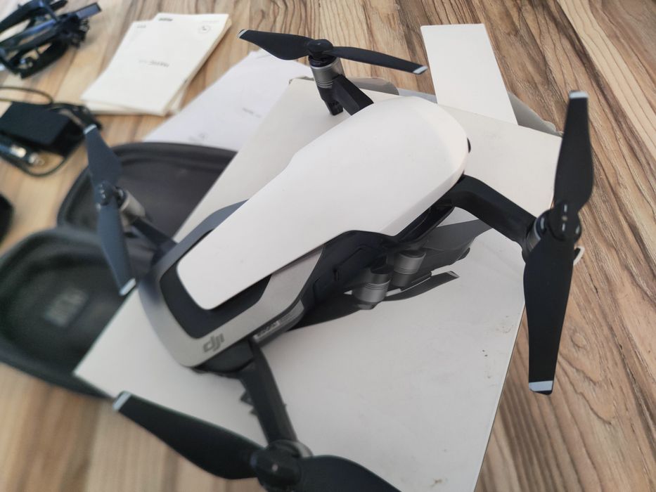 Sprzedam drona Mavic Air z akcesoriami