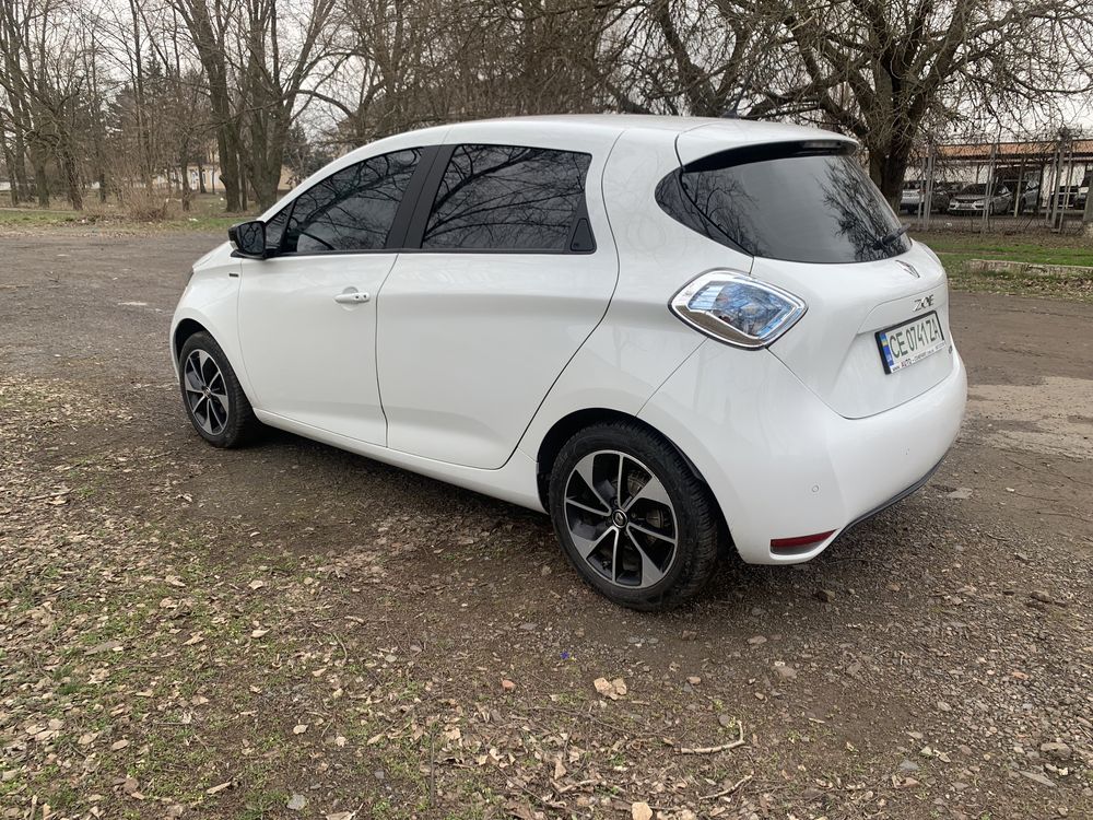 Renault zoe 2017         .