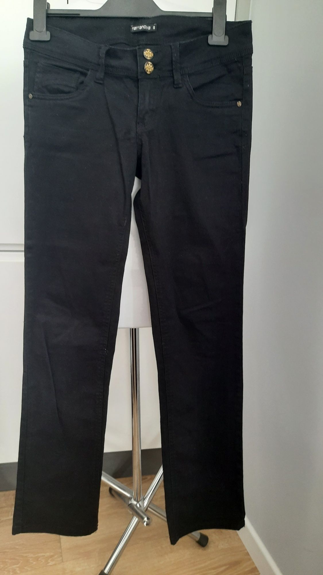 Nowe spodnie z szerokimi nogawkami/ Terranova/ S