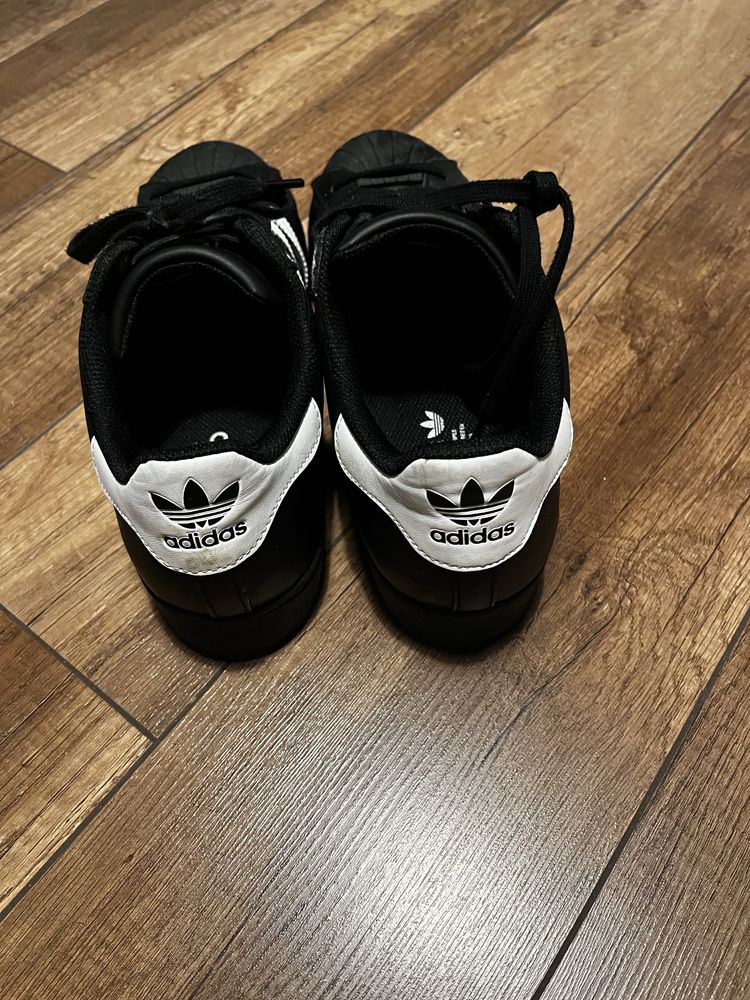 Adidas superstar