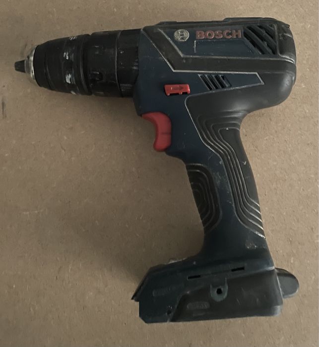 Bosch Pro 18v Tico-Tico e Berbequim s/fios com carregador e bateria