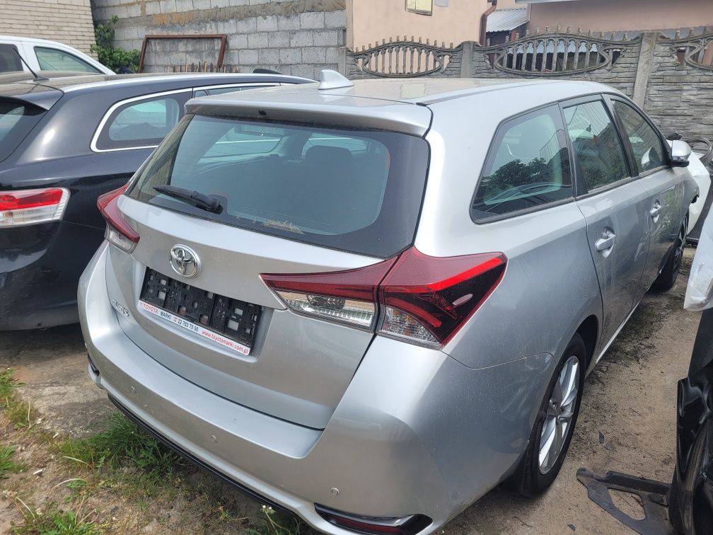 Toyota Auris 1,6 benzyna