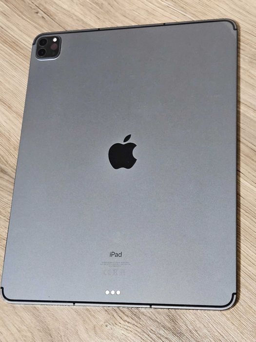 Apple iPad Pro 12.9" 5Th Gen M1 256Gb (A2461) iOs 26 !