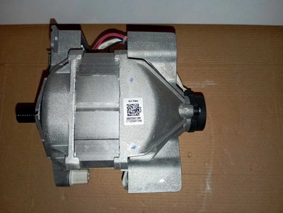 Двигатель (мотор) Whirpool  AWE  для стиральной машины (новый).