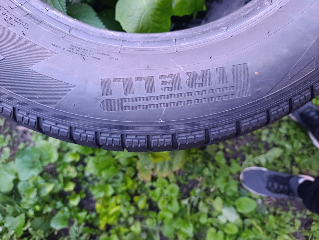 Продам комплект автошин r16 215/65