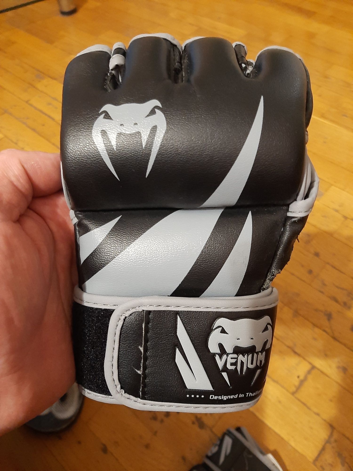Перчатки Venum Challenger MMA Gloves