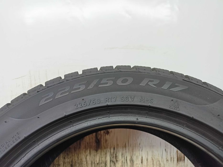 Pirelli SottoZero 3 225/50/17 2018r. 98V 7,6mm (3034)