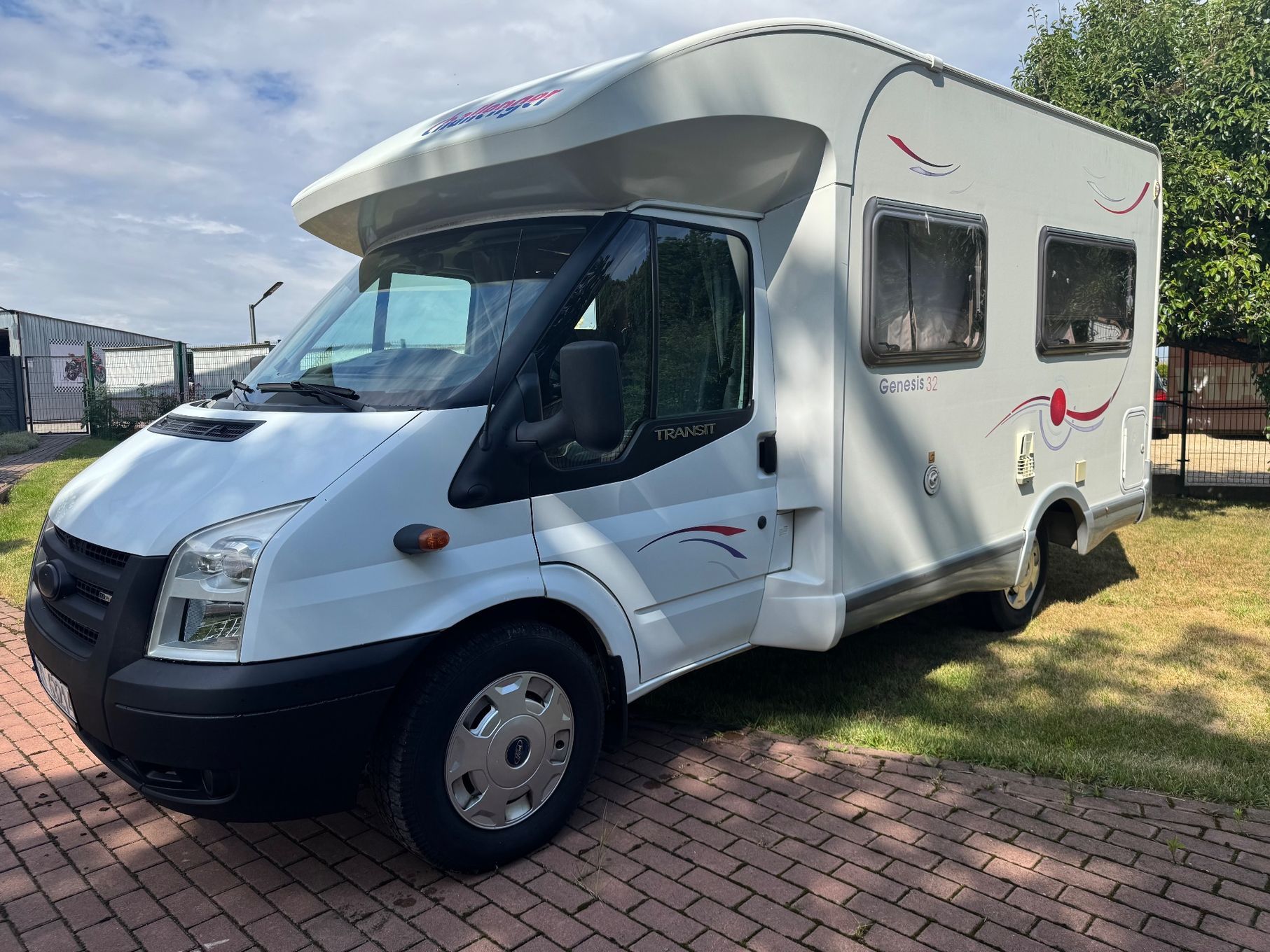 Ford Challenger Genesis 32  Transit