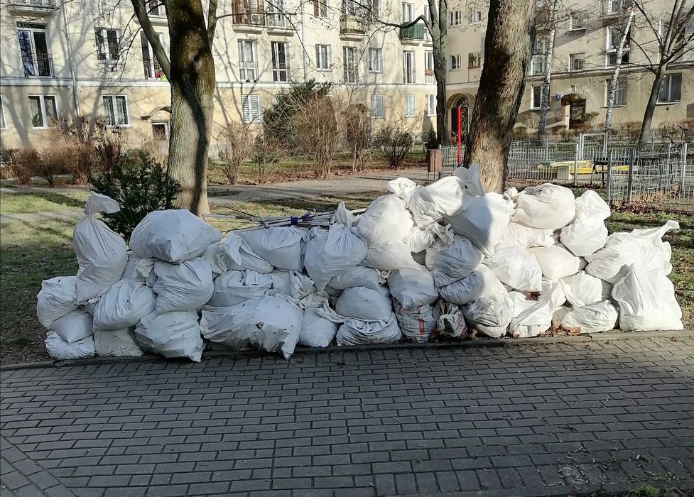 NAJTAŃSZE WYNOSZENIE gruzu odpadów remontowych  w workach i luzem