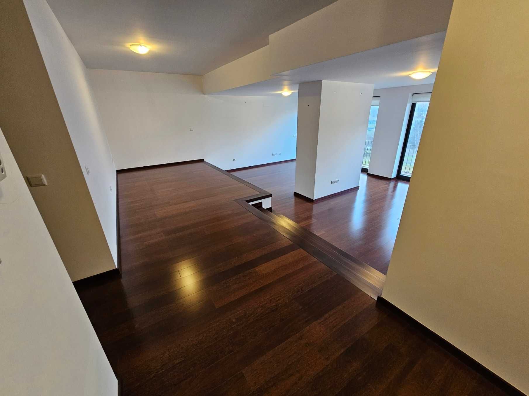 Apartamento T3+1 NOVO no Centro de Felgueiras com 190 m2
