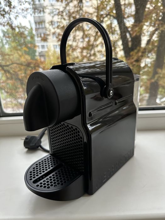 Nespresso inissia капсульна кавомашина
