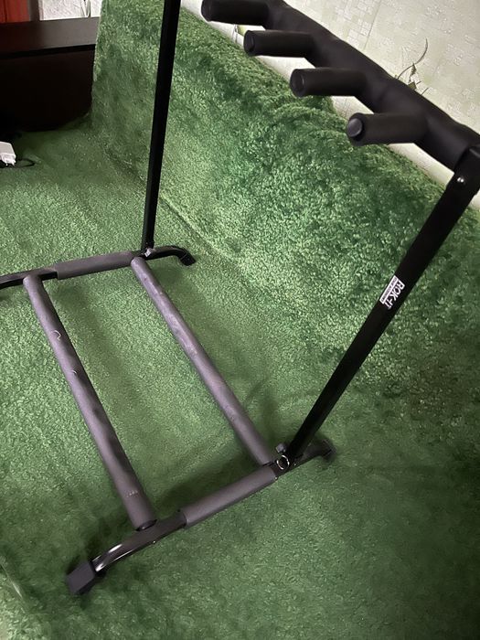 Подставка для любого типа гитар