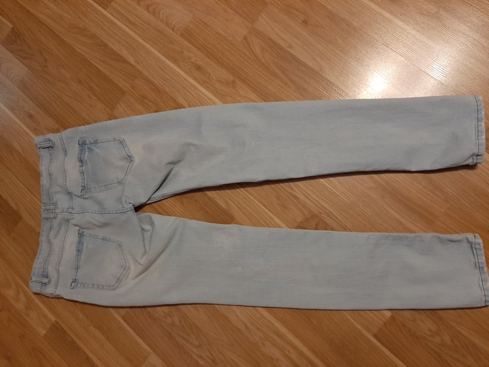 Jeans jasny dla szczupłego wysokiego chłopca 182 L Reserved