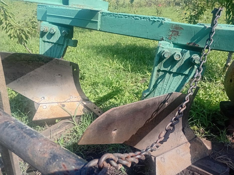 Продам тракторний плуг