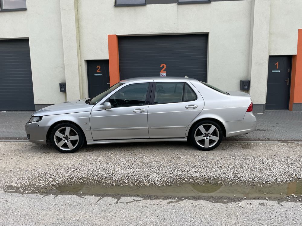 Saab 9-5.