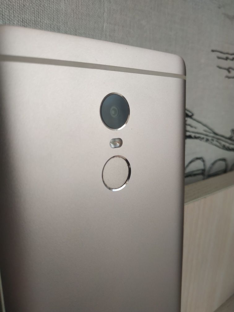 Телефон Redmi Note 4