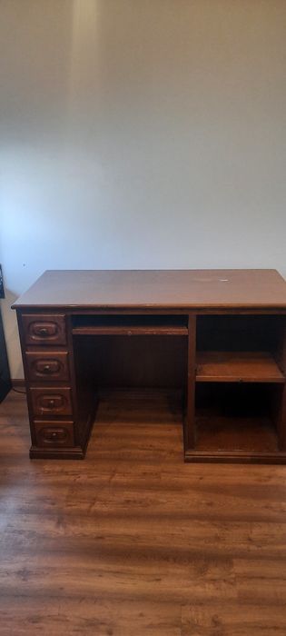 Secretaria de madeira usada
