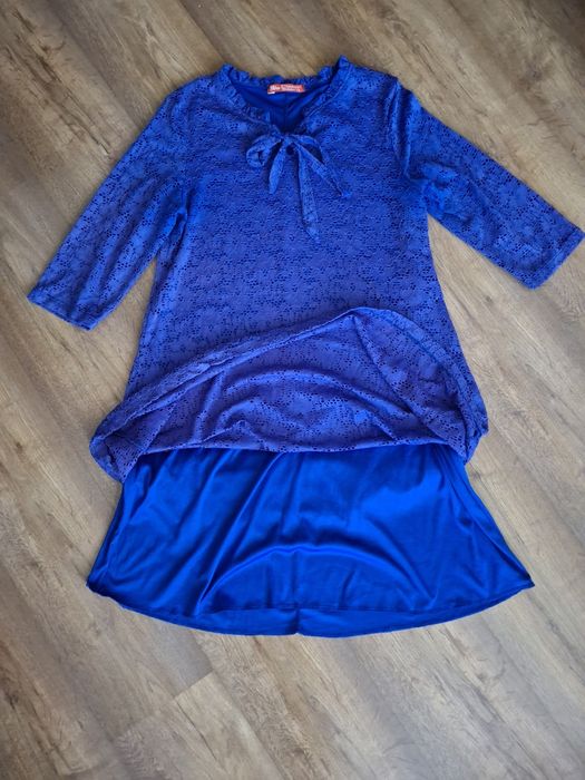 Granatowa sukienka koronkowa  44