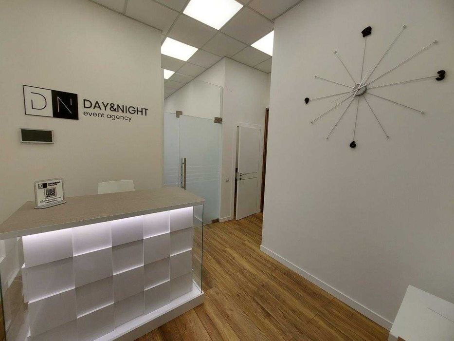 Оренда офісу з меблями в БЦ на Подолі (55 м2)