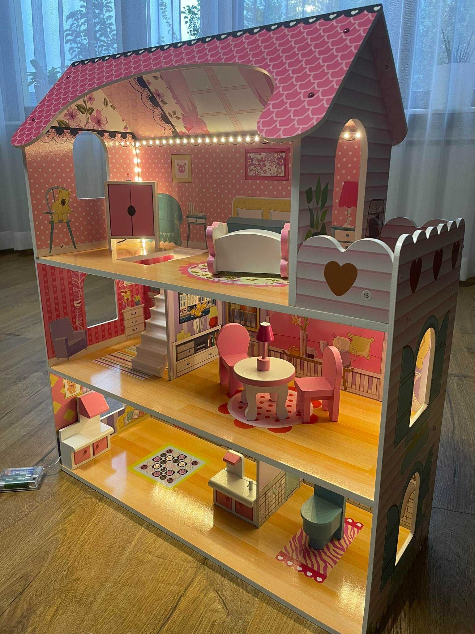 Domek dla lalek drewniany + mebelki oświetlenie LED różowy 70 cm