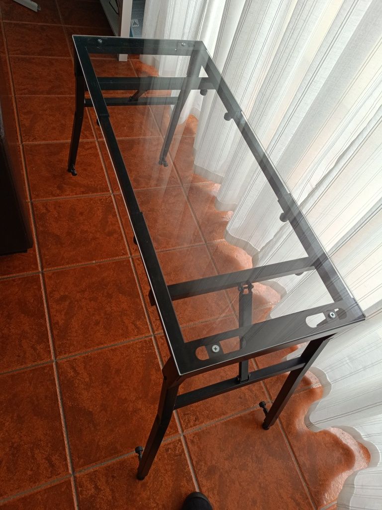 Mesa/suporte para teclado ou outros fins