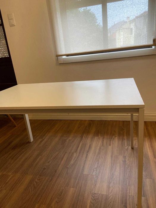 Mesa IKEA Vihals + 4 Cadeiras — Bom Estado