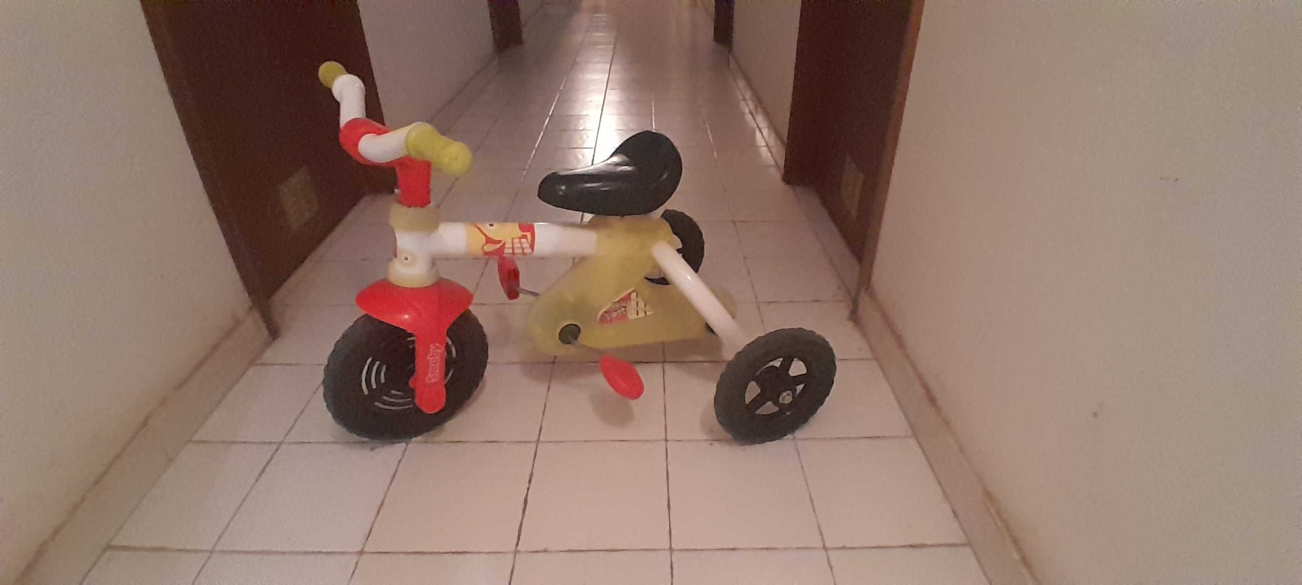 Vendo triciclo de criança
