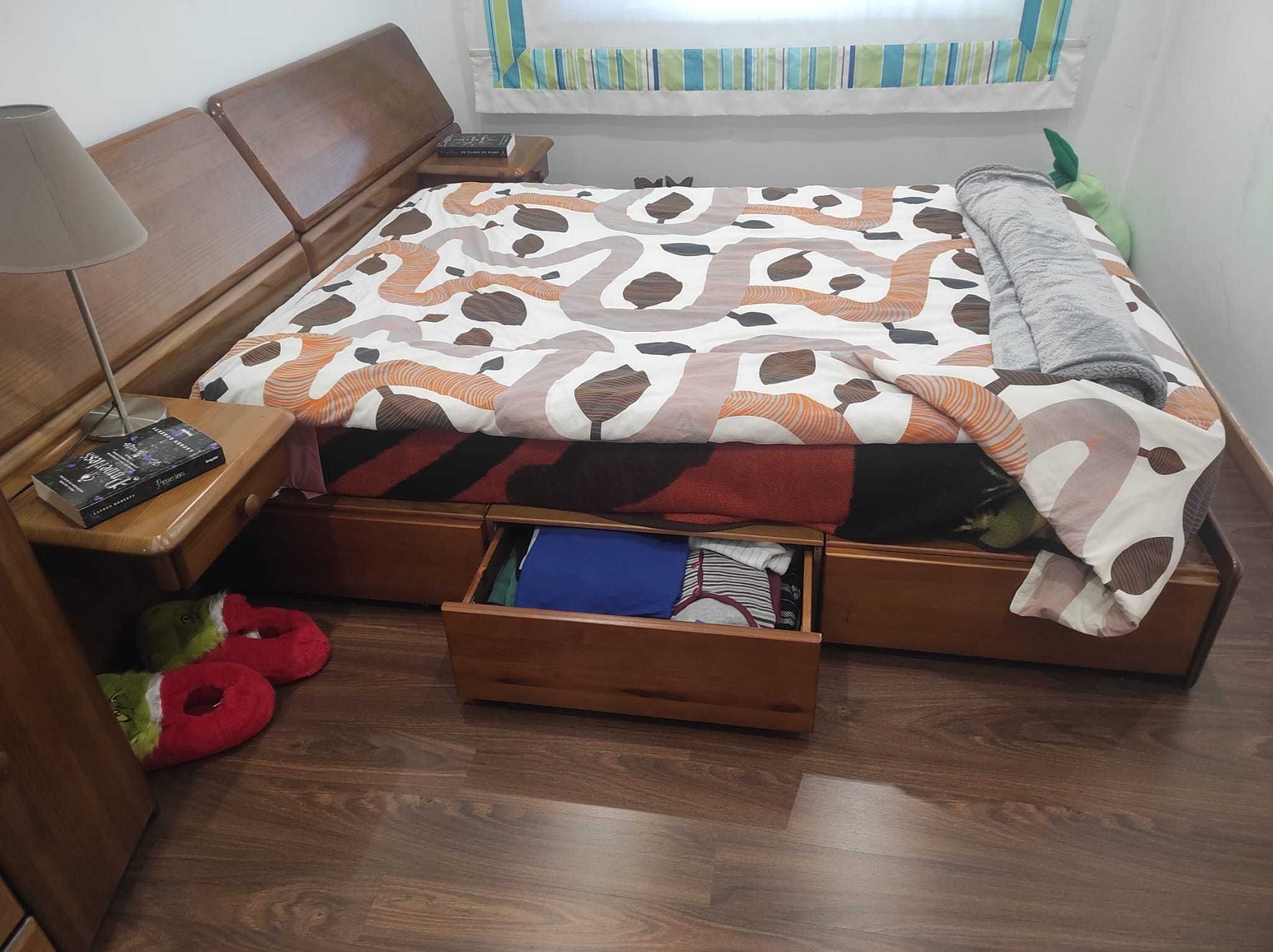 Vendo Cama casal