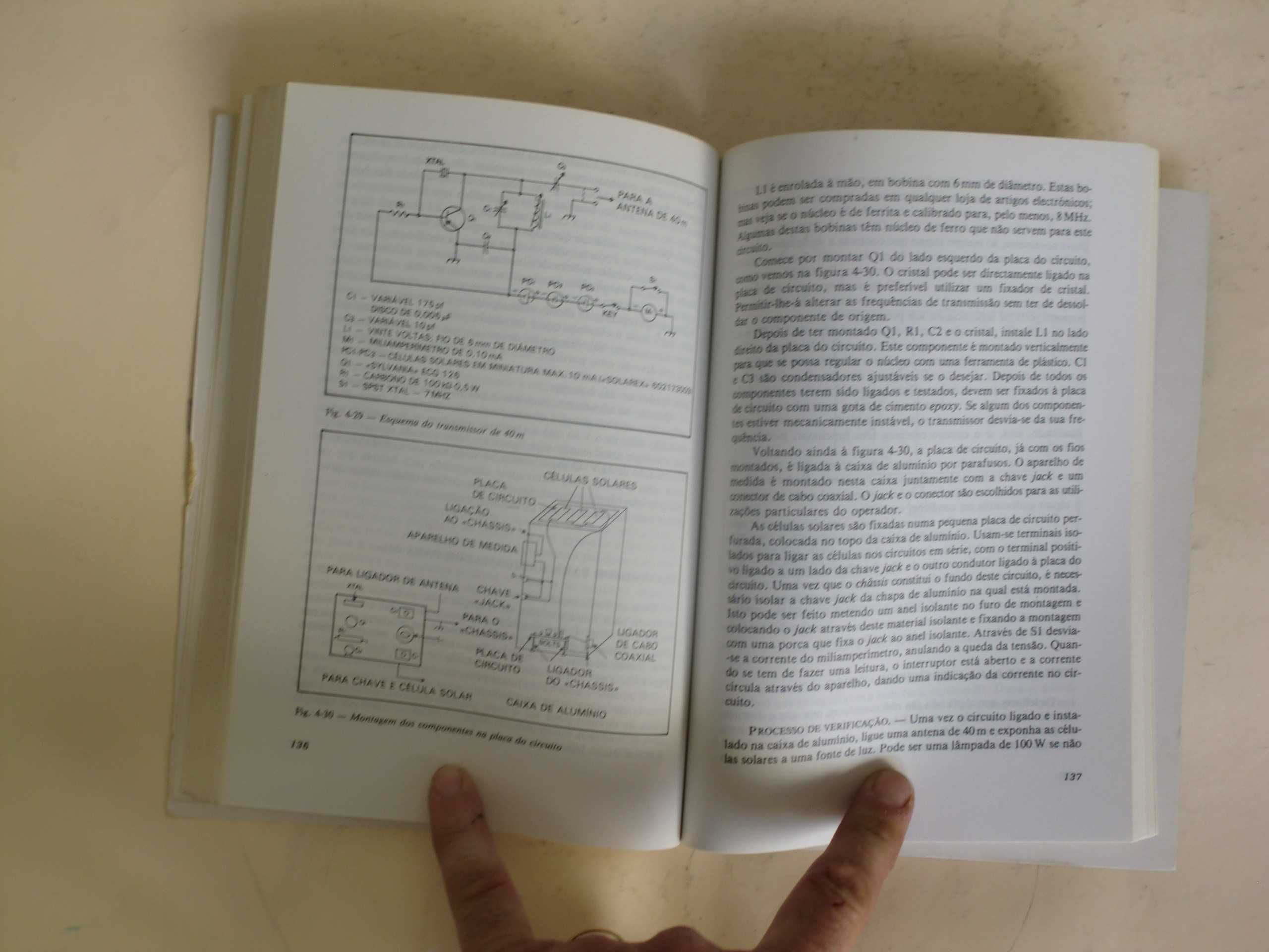 Manual de Utilização das Células Fotovoltaicas
de Isaac R. Holstroemn