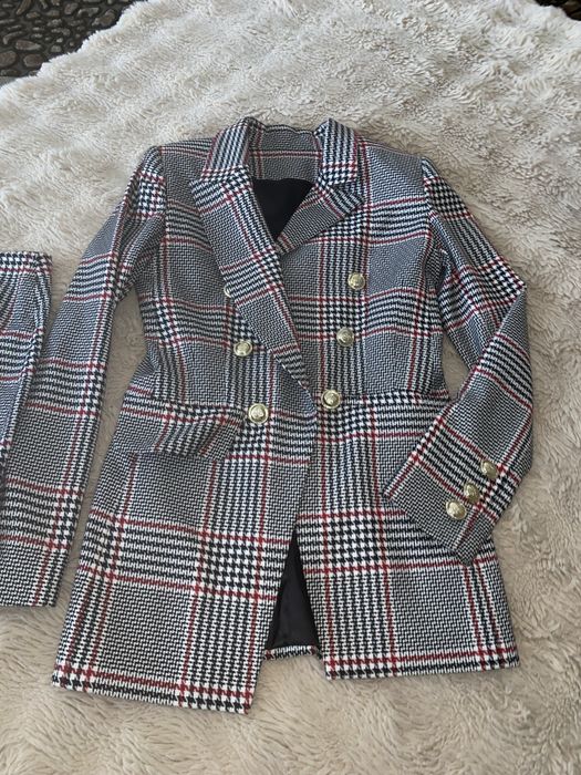 Якісний костюм в клітинку в стилі бальмейн