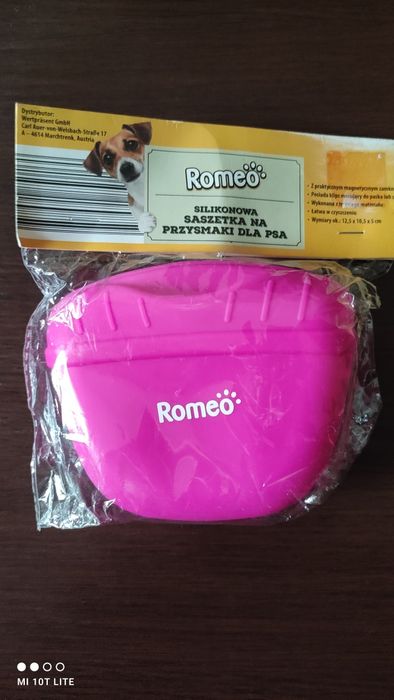 szczotka do sierści i saszetka na przysmaki