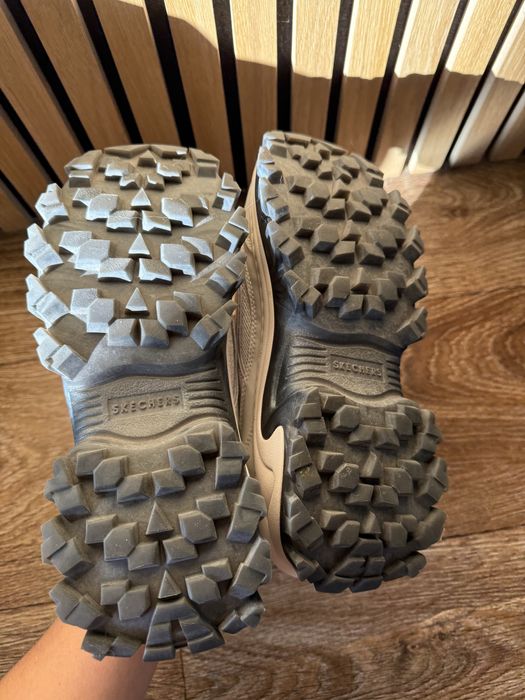 Кроссовки Skechers бежеві 38 р