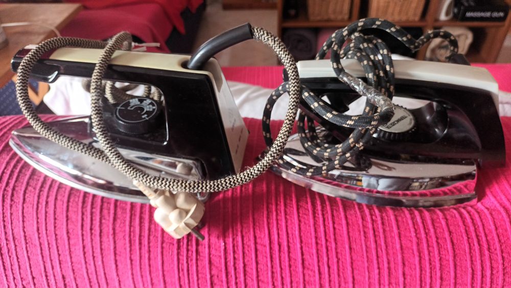 2 ferros engomar antigos