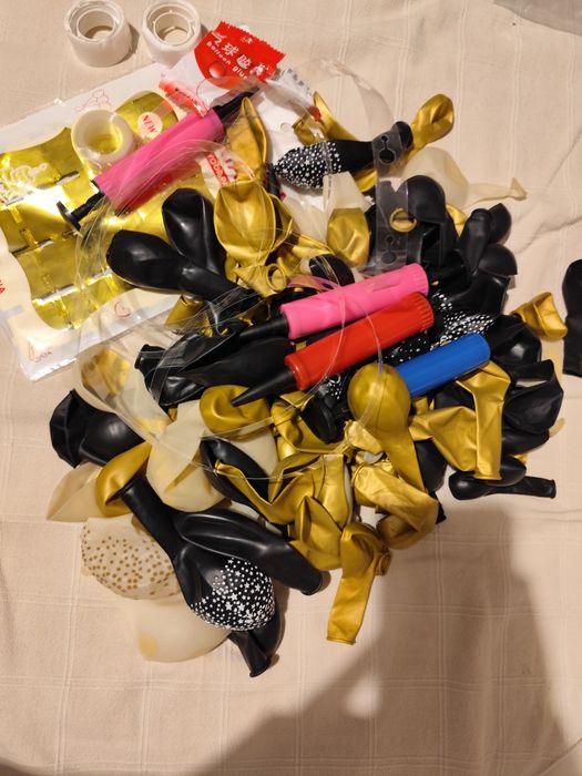 Balony 140 szt ścianka złota 18 urodziny