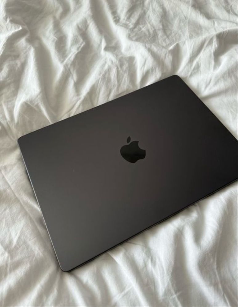 MacBook Pro 3MPro 14” 18GB RAM