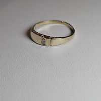 Złoty pierścionek próby 585 1,74g z cyrkoniami roz. 16 210zł/gram
