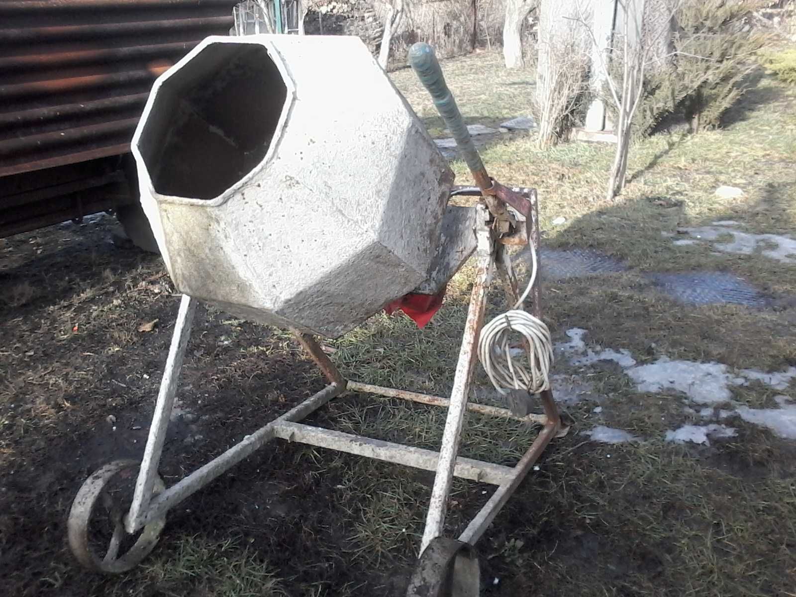 Бетонно мішалка.