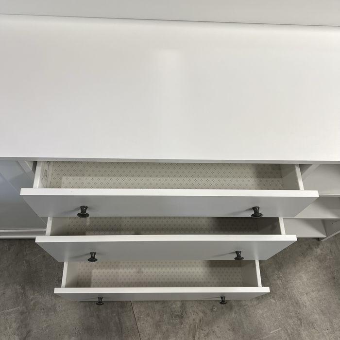 Biała komoda Ikea Hauga