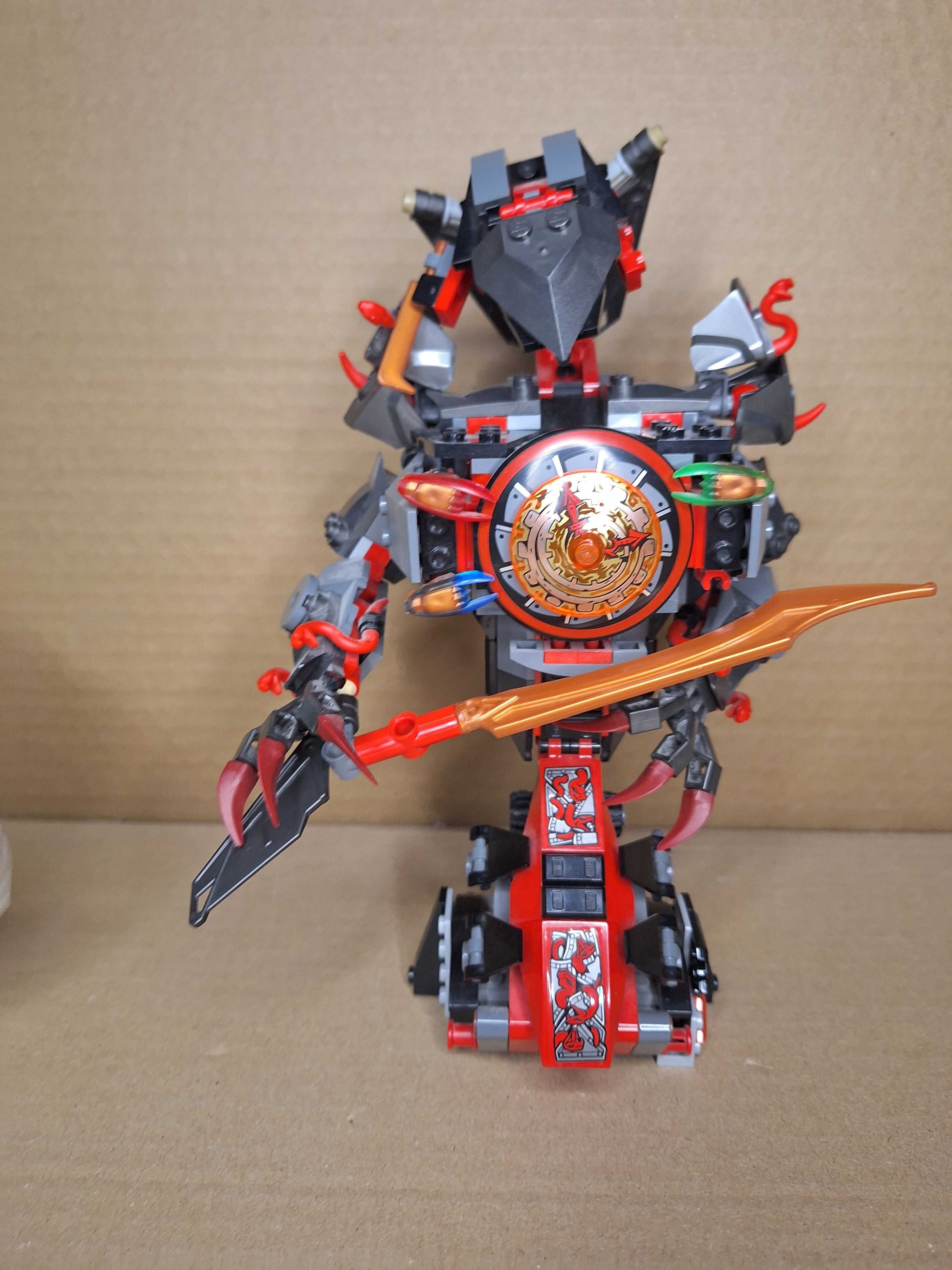 Główna budowla lego z zestawu 70626 Dawn of Iron Doom