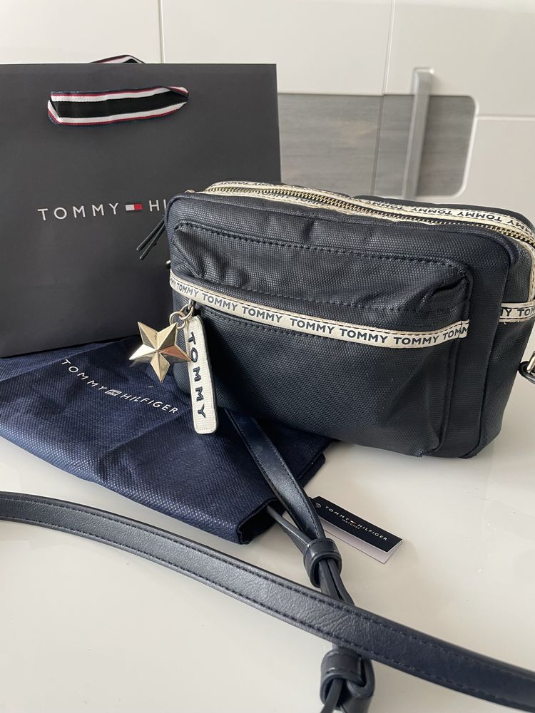 Torebka listonoszka tommy hilfiger