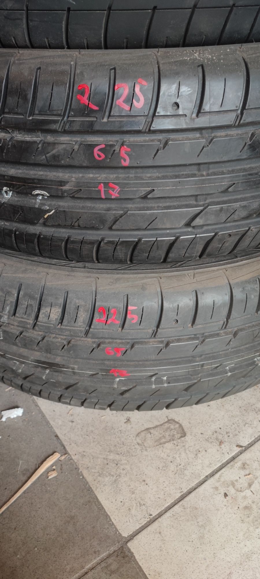 Opony 225/65r17 dalej ziex ze914