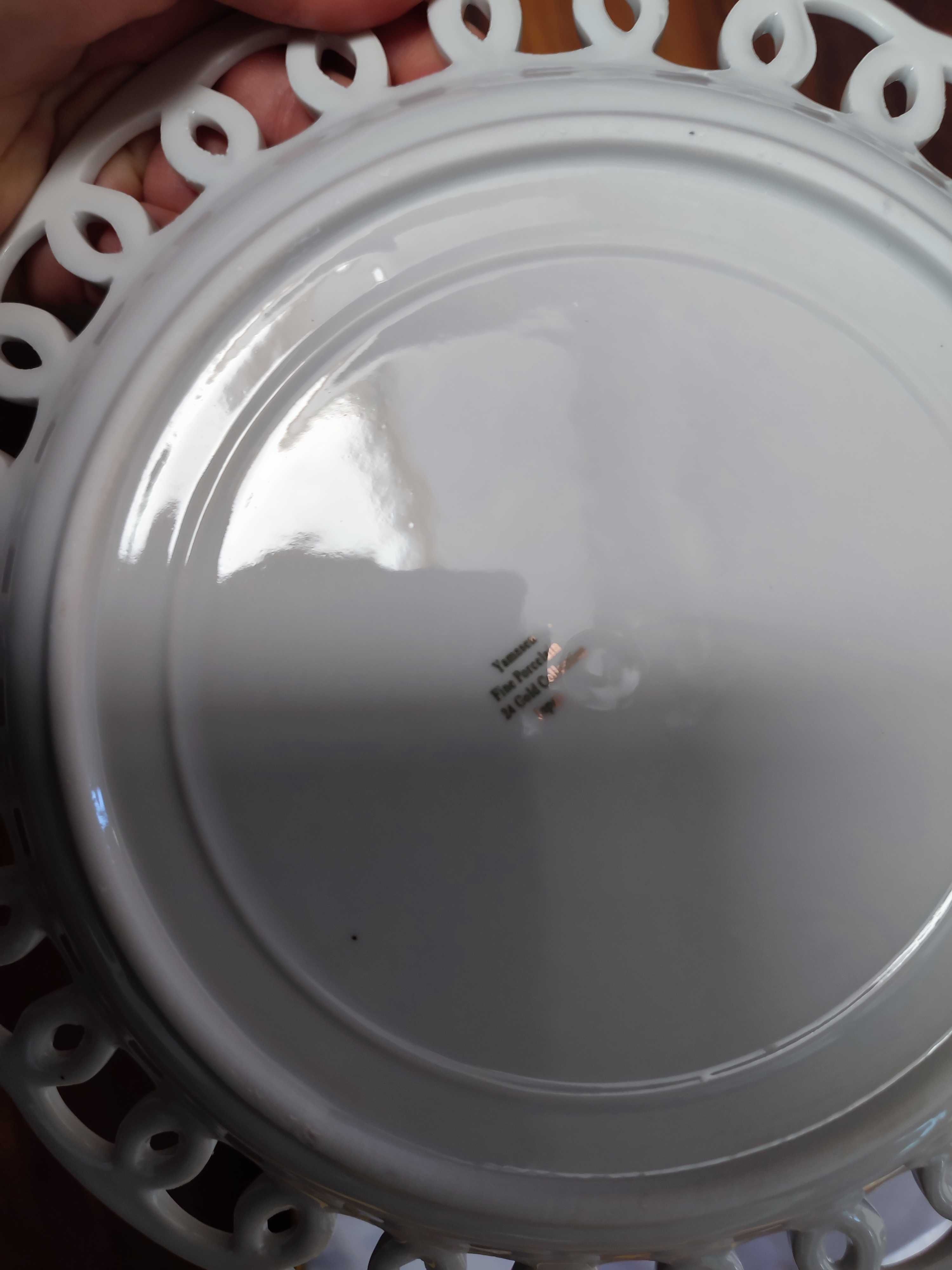 Zestaw porcelany talerz łopatka filiżanki podstawki wzór pawie